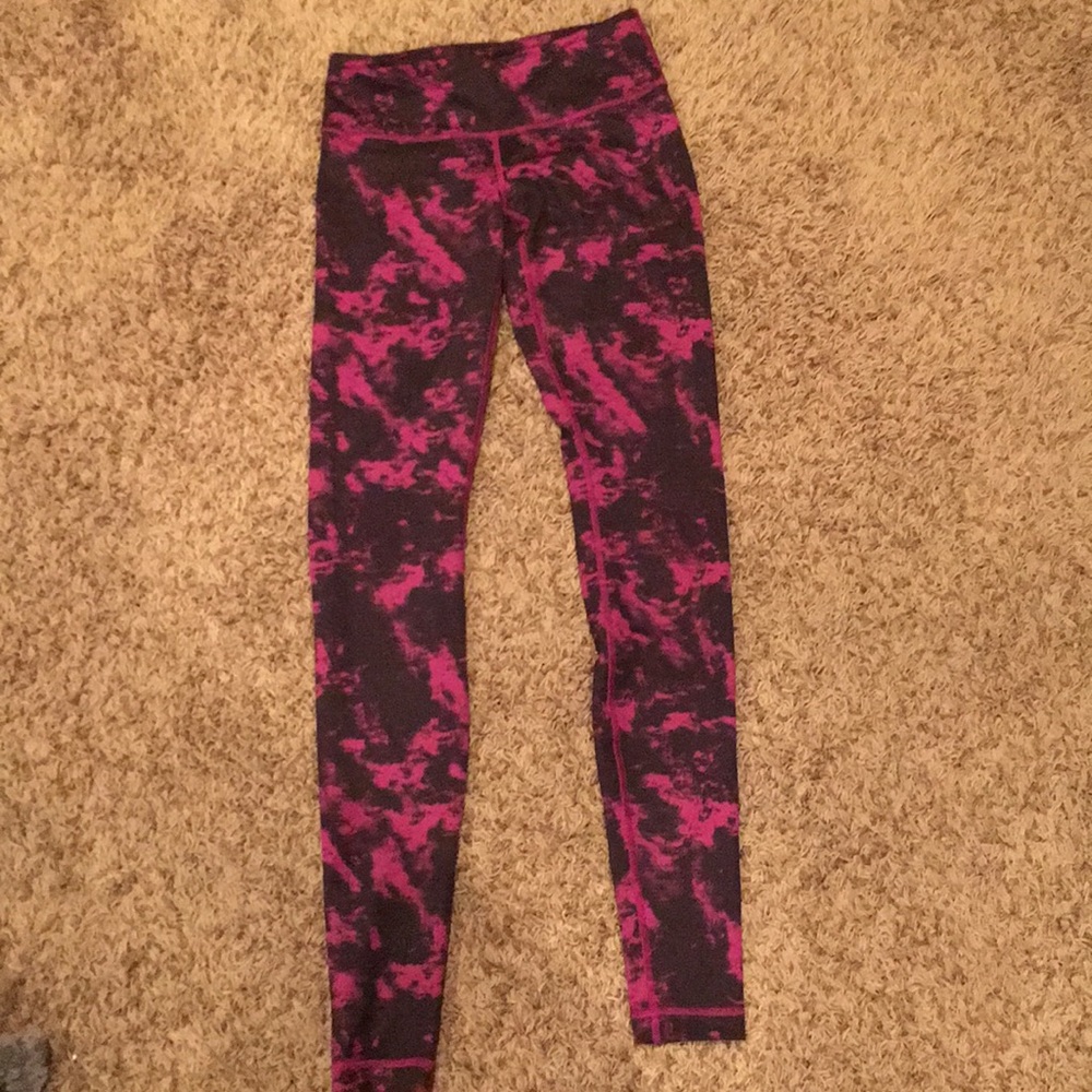 Lululemon pink and black leggings